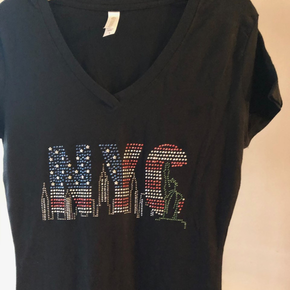 NYC Studded BLACK Tee - slim cut petite sized lg - Picture 1 of 2